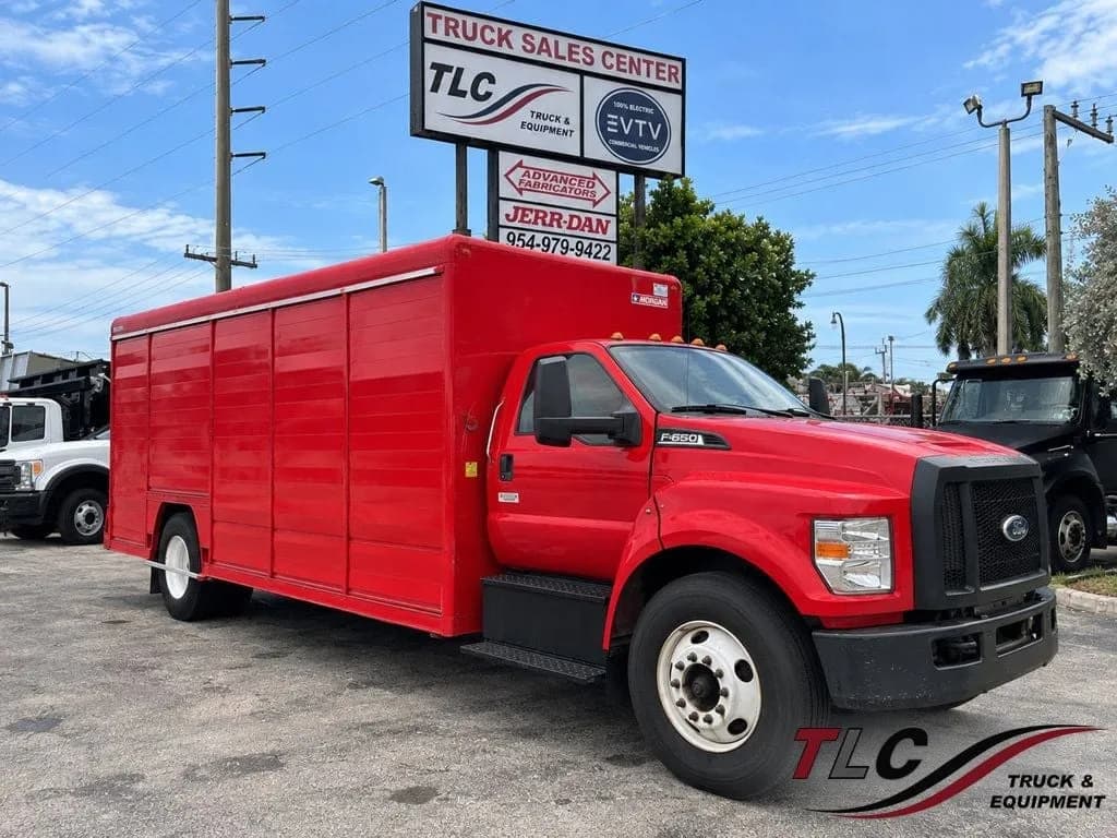 2019 Ford F650 w/ 10 Bay Mickey Aluminum Truck Side Loaders Beverage - Beverage Trailers / Beverage Trucks