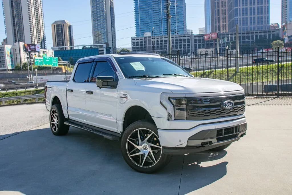 2023 Ford F-150 Lightning - Pickup