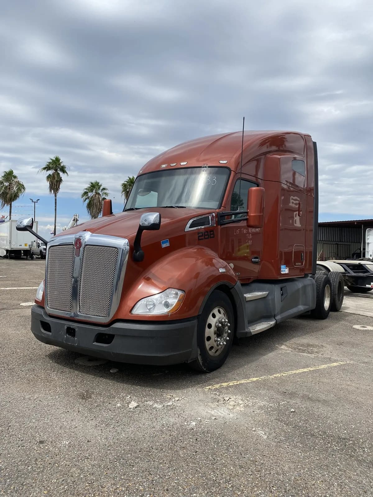 2019 Kenworth T680 Tandem Axle - Sleeper