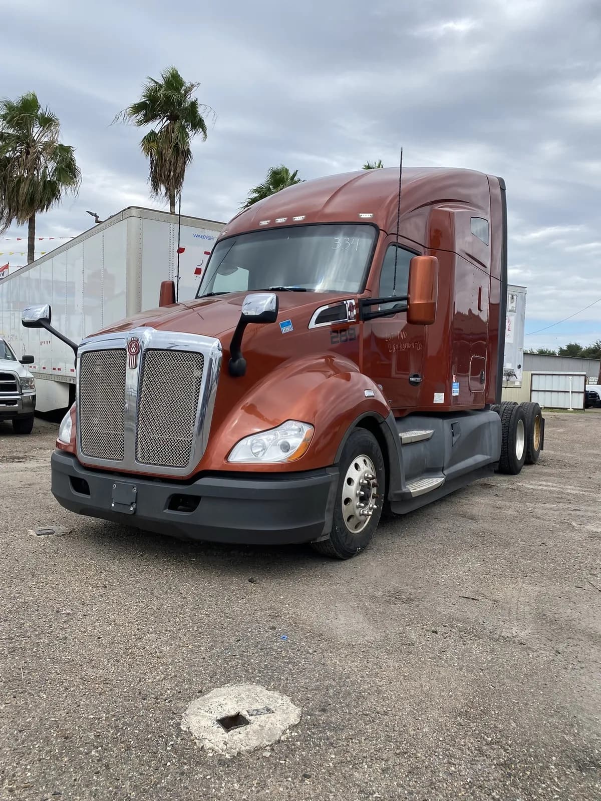 2019 Kenworth T680 LOW - Sleeper