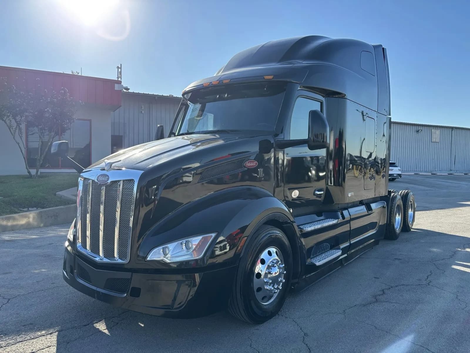 2023 Peterbilt 579