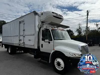 2016 International 4300 26' - Refrigerated