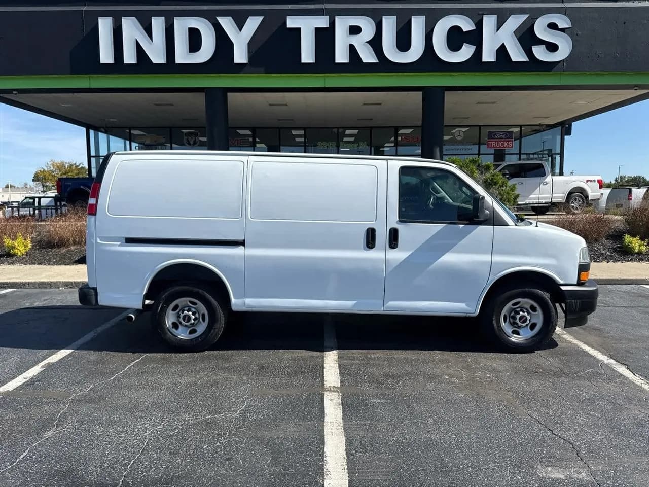 2020 GMC Savana 2500 - Vans
