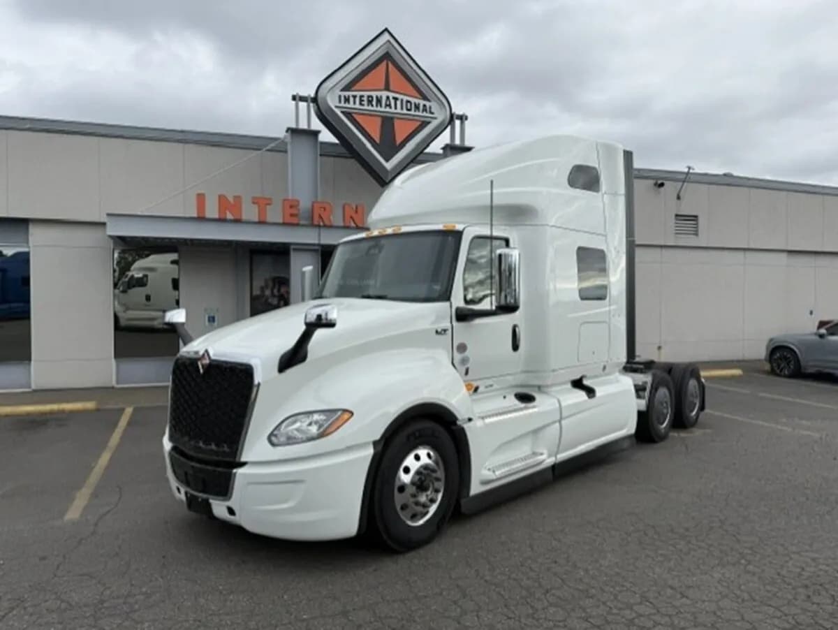 2027 International LT625