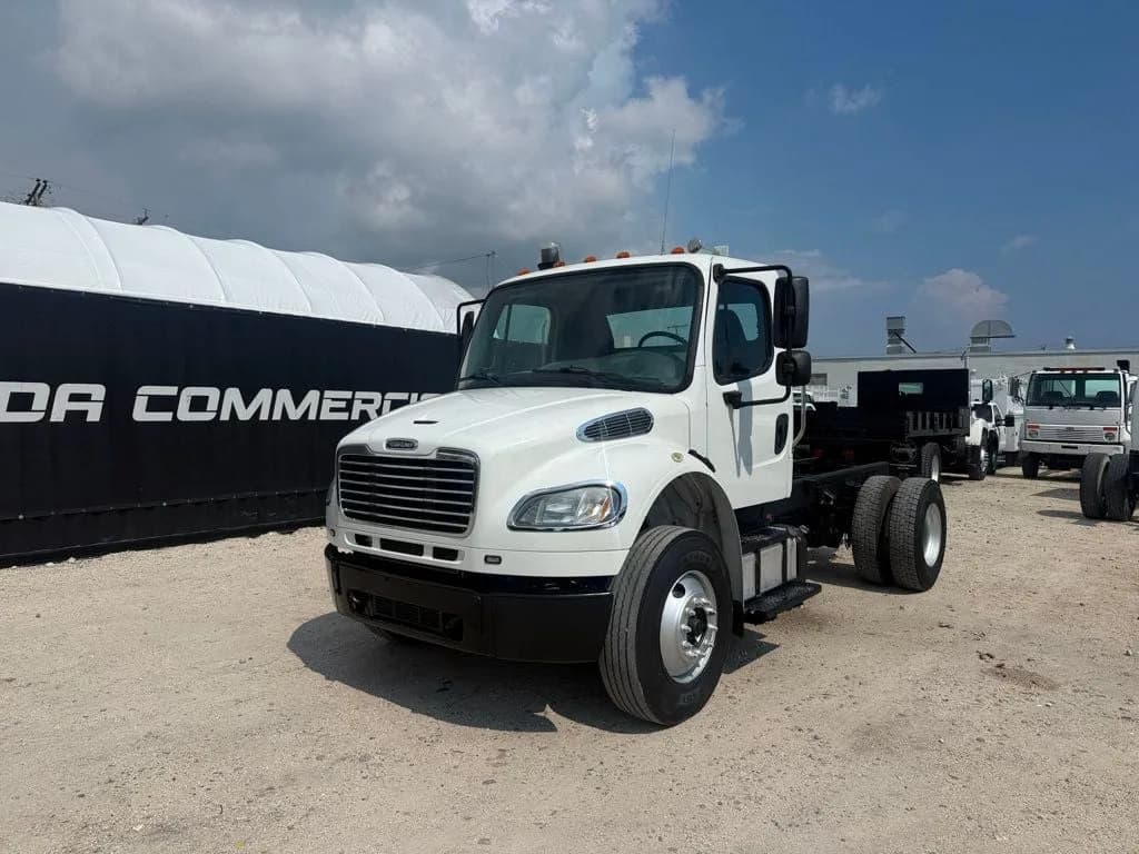 2015 Freightliner M2 - Chassis