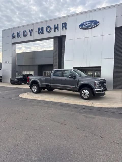 2027 Ford F-450 Crew Cab - Pickup