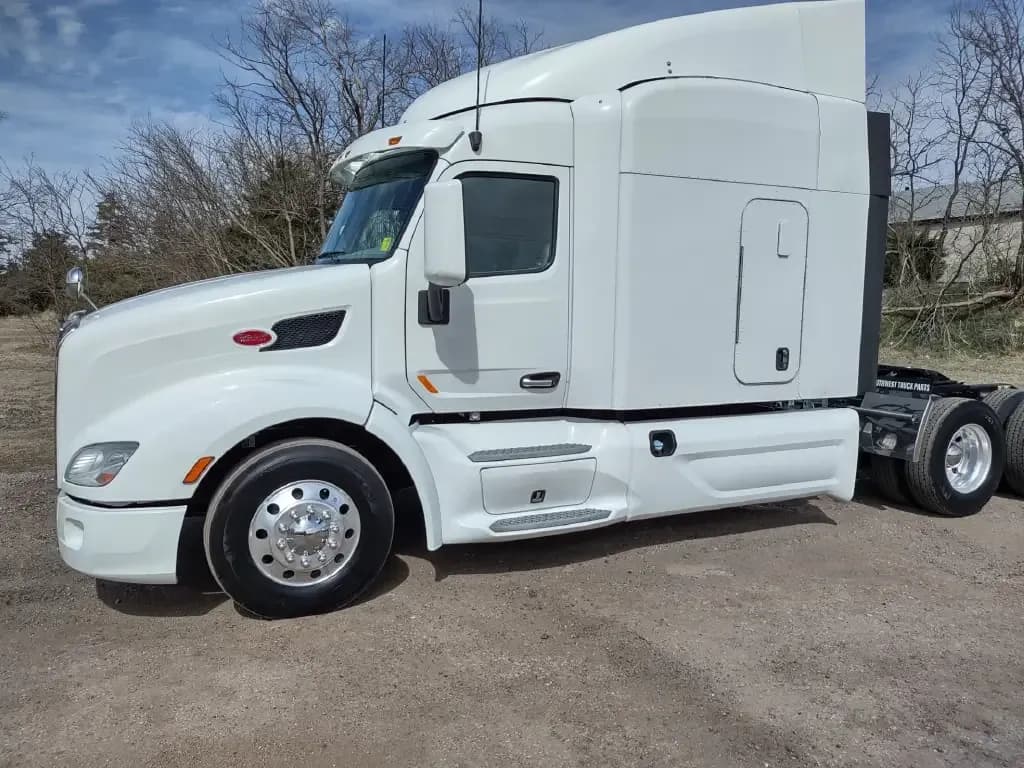 2020 Peterbilt Conventional -
