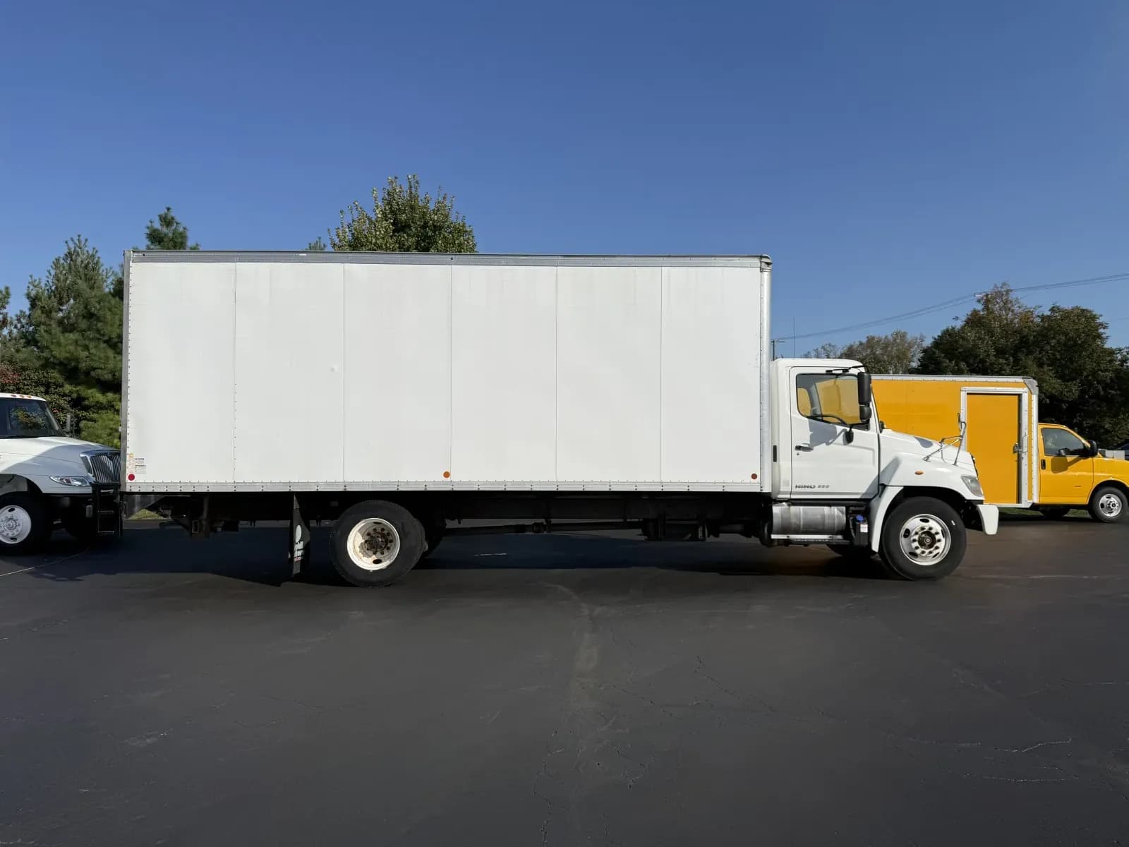 2018 Hino 338 - Box