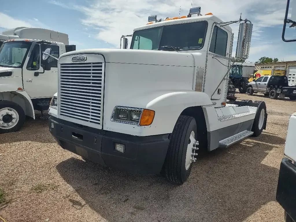 1999 Freightliner Hauler - FLD - Farm Trucks / Grain Trucks