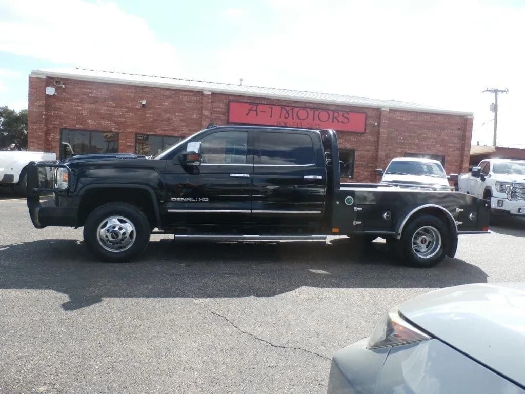 2018 GMC Sierra 3500HD Denali Crew Cab - Pickup
