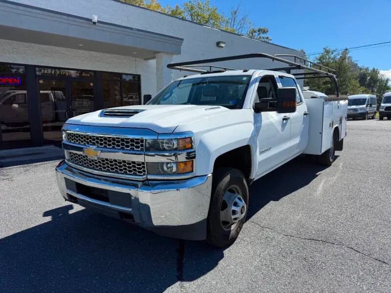 2019 Chevrolet Silverado 3500HD CC - Chassis