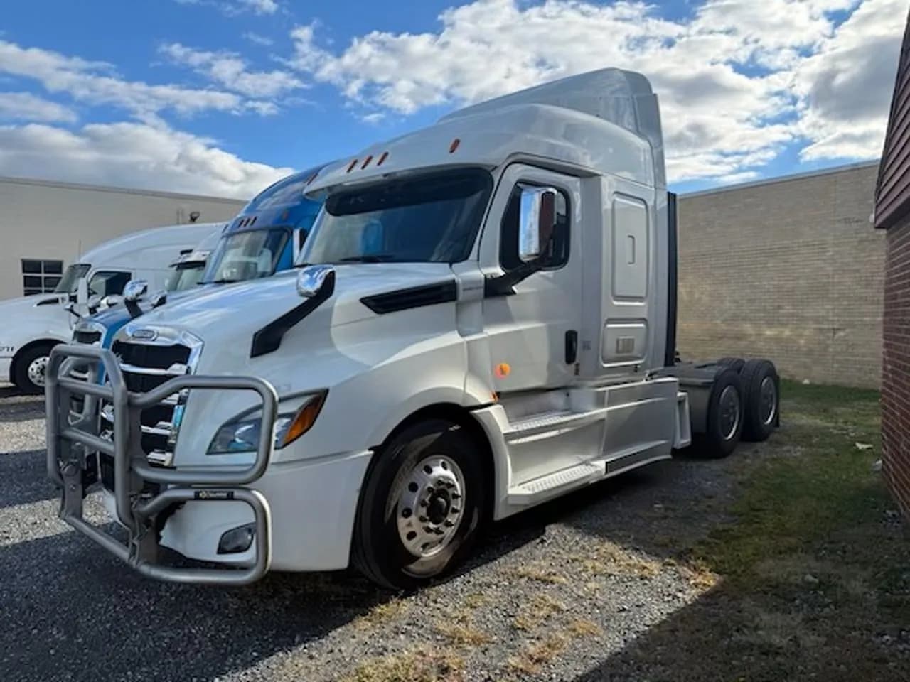 2020 Freightliner Cascadia - Sleeper