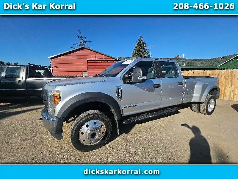 2017 Ford F-450 SD XL Crew Cab - Pickup
