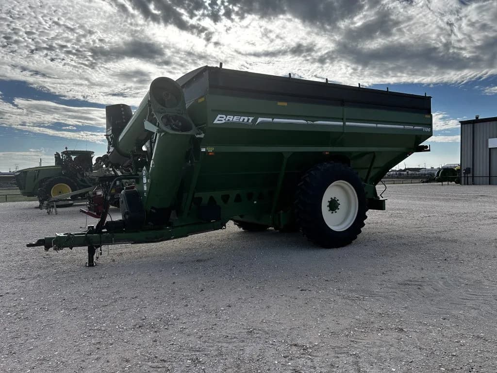 2014 Brent 1196 - Farm Trucks / Grain Trucks