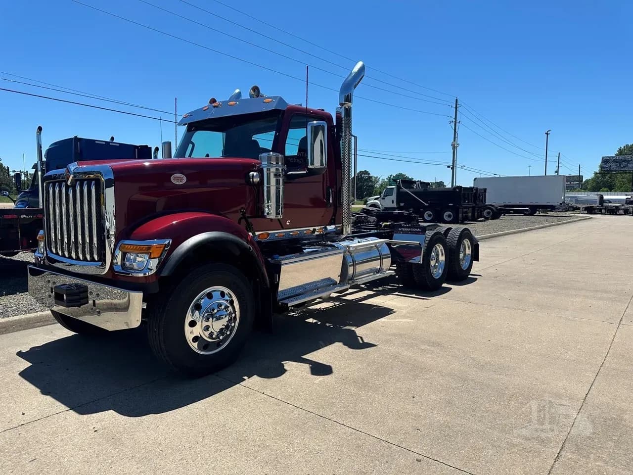 2027 International HX - Day Cab