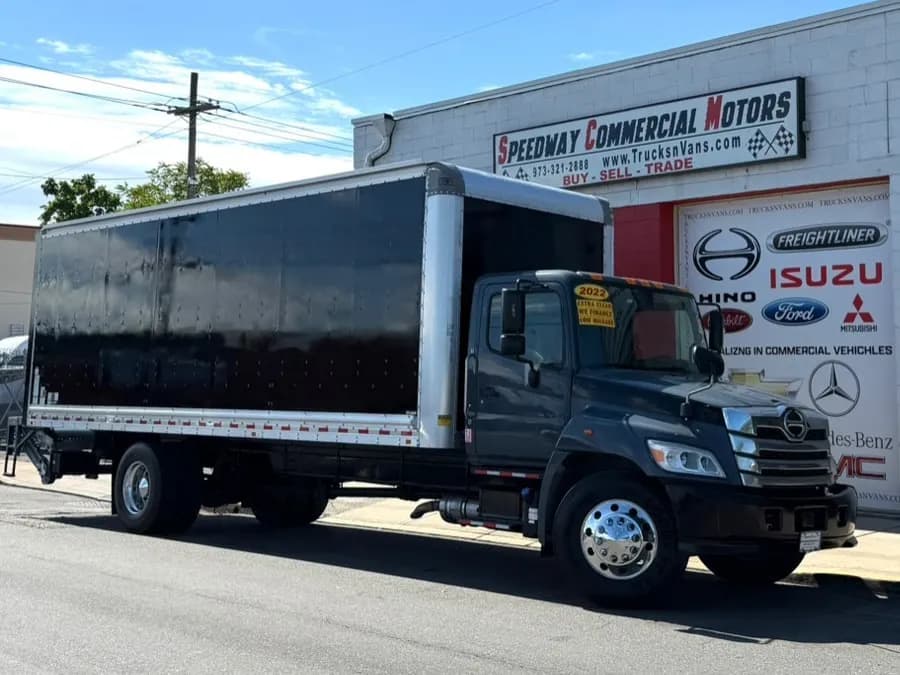 2022 Hino L6 26 FT - Box