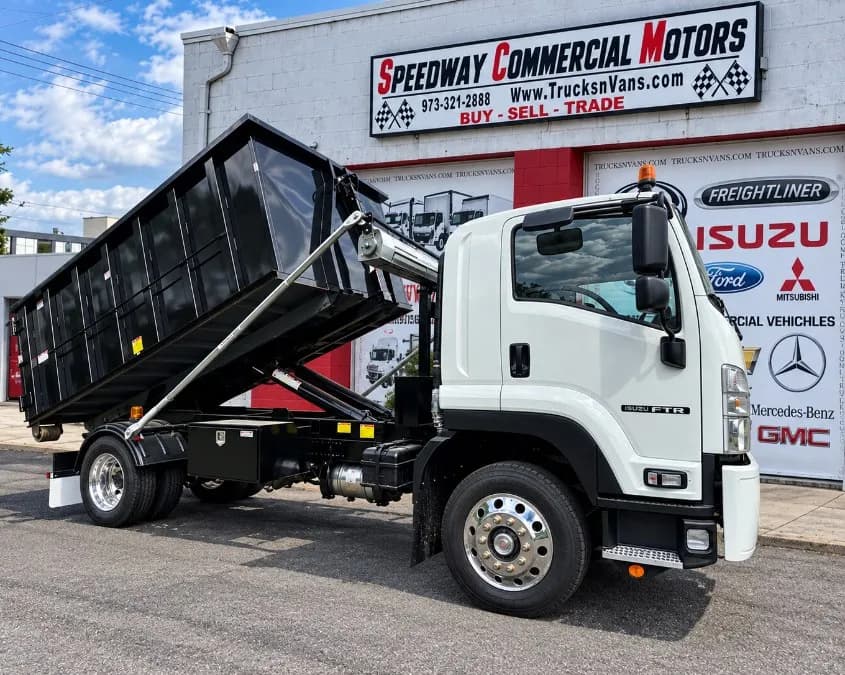 2019 Isuzu FTR - Garbage