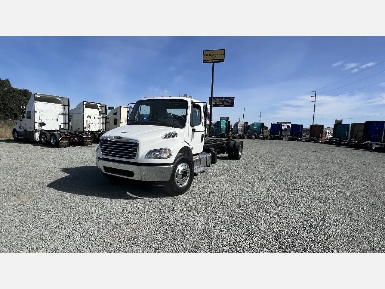 2021 Freightliner M2106 - Day Cab