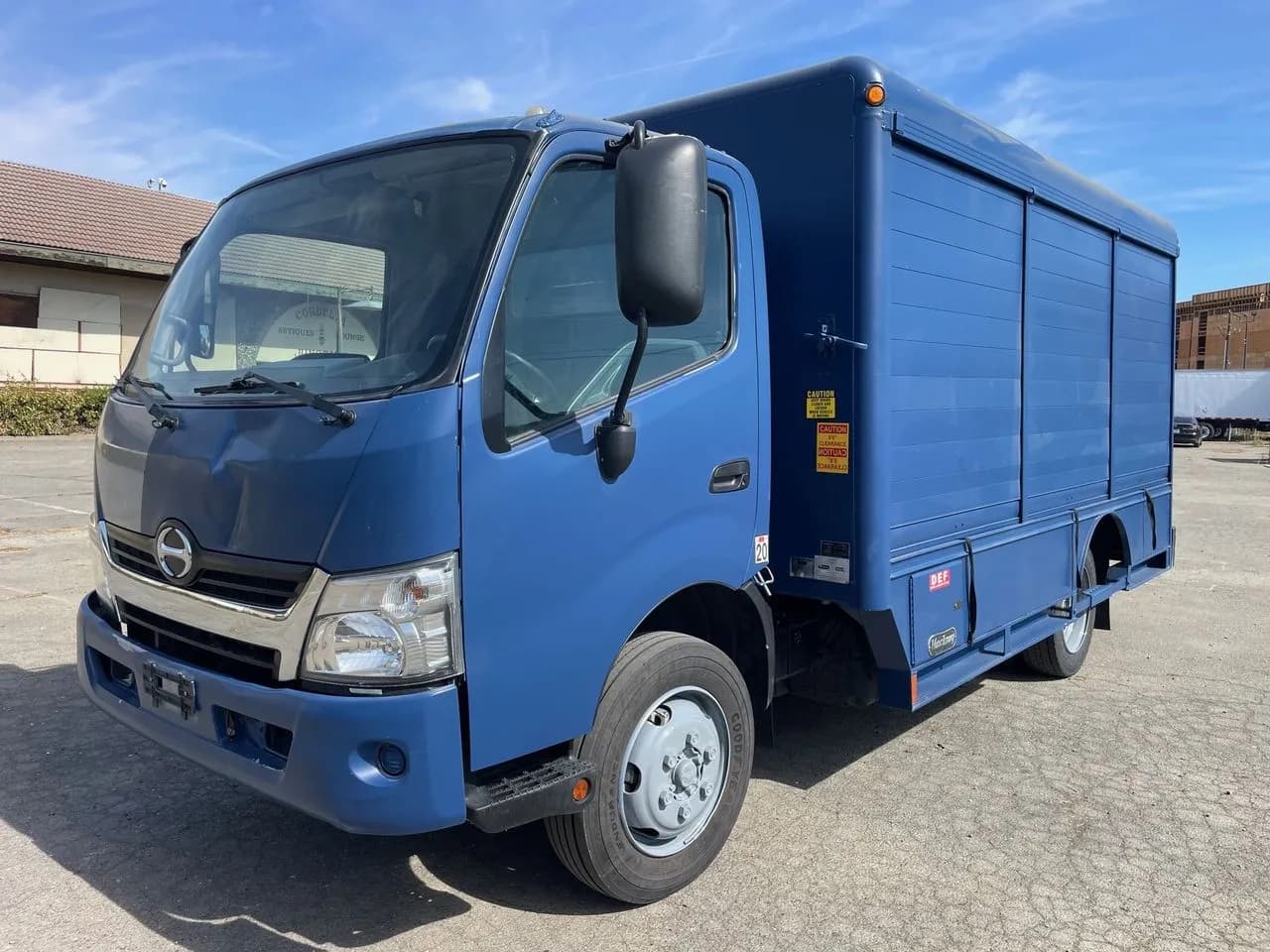 2020 Hino 195