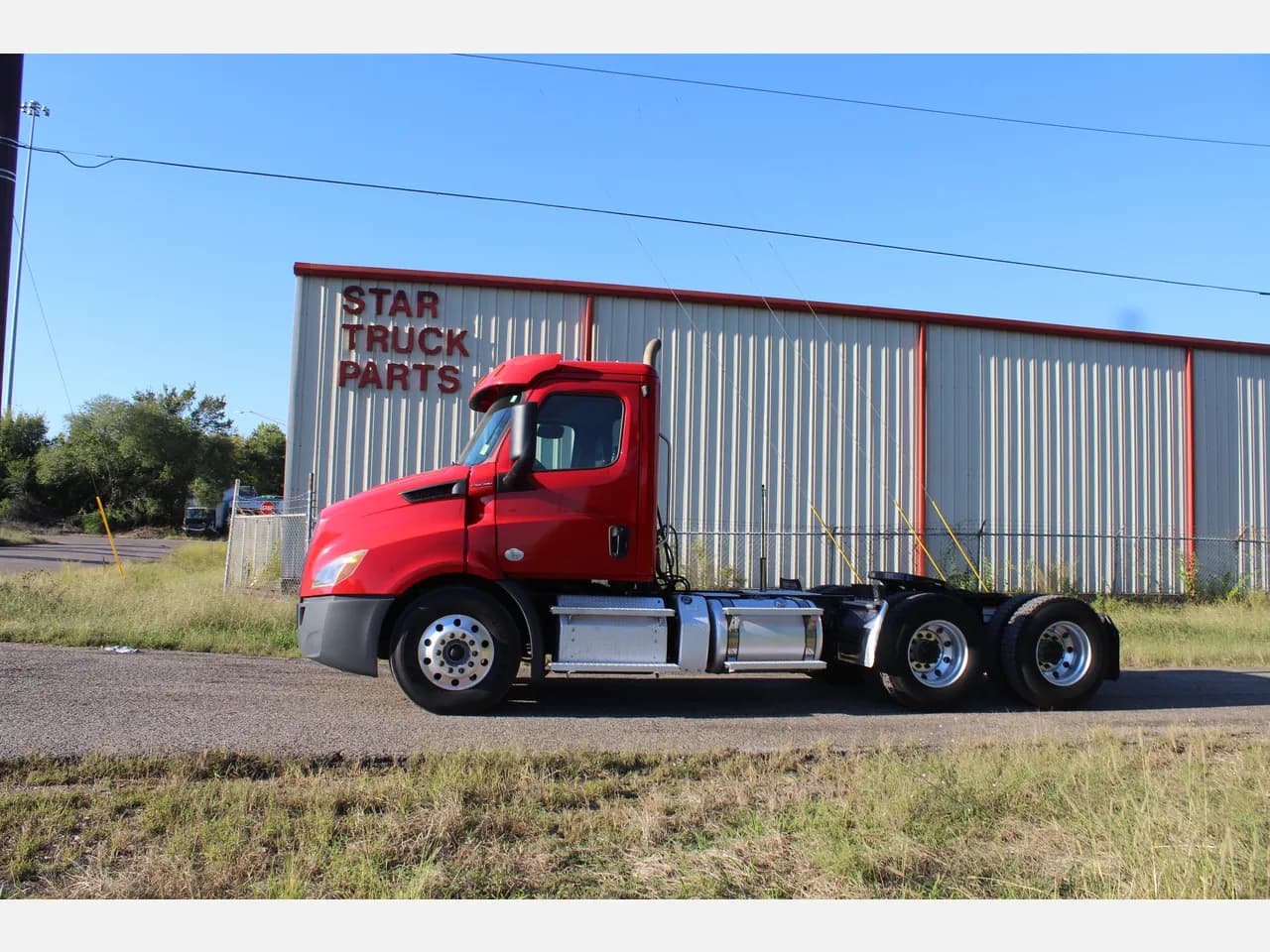 2020 Freightliner Cascadia - Day Cab
