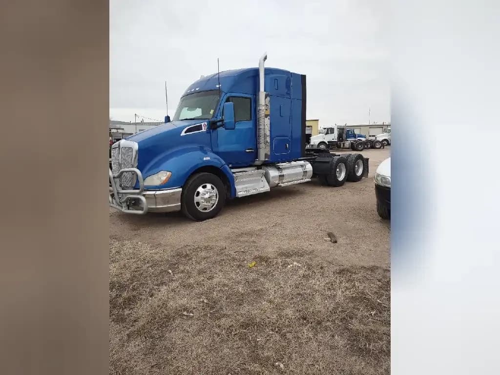 2018 Kenworth Conventional - - Sleeper