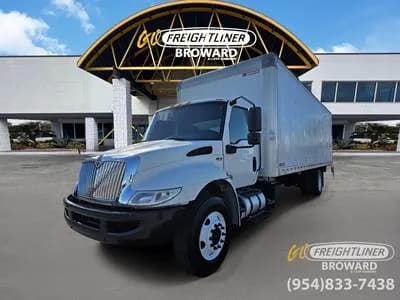 2020 International MV607 - Box