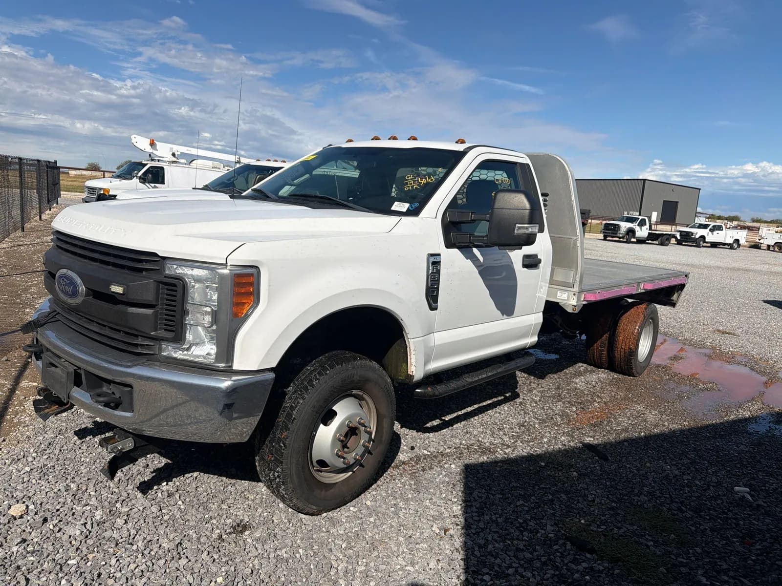 2019 Ford F-350 Chassis - Chassis