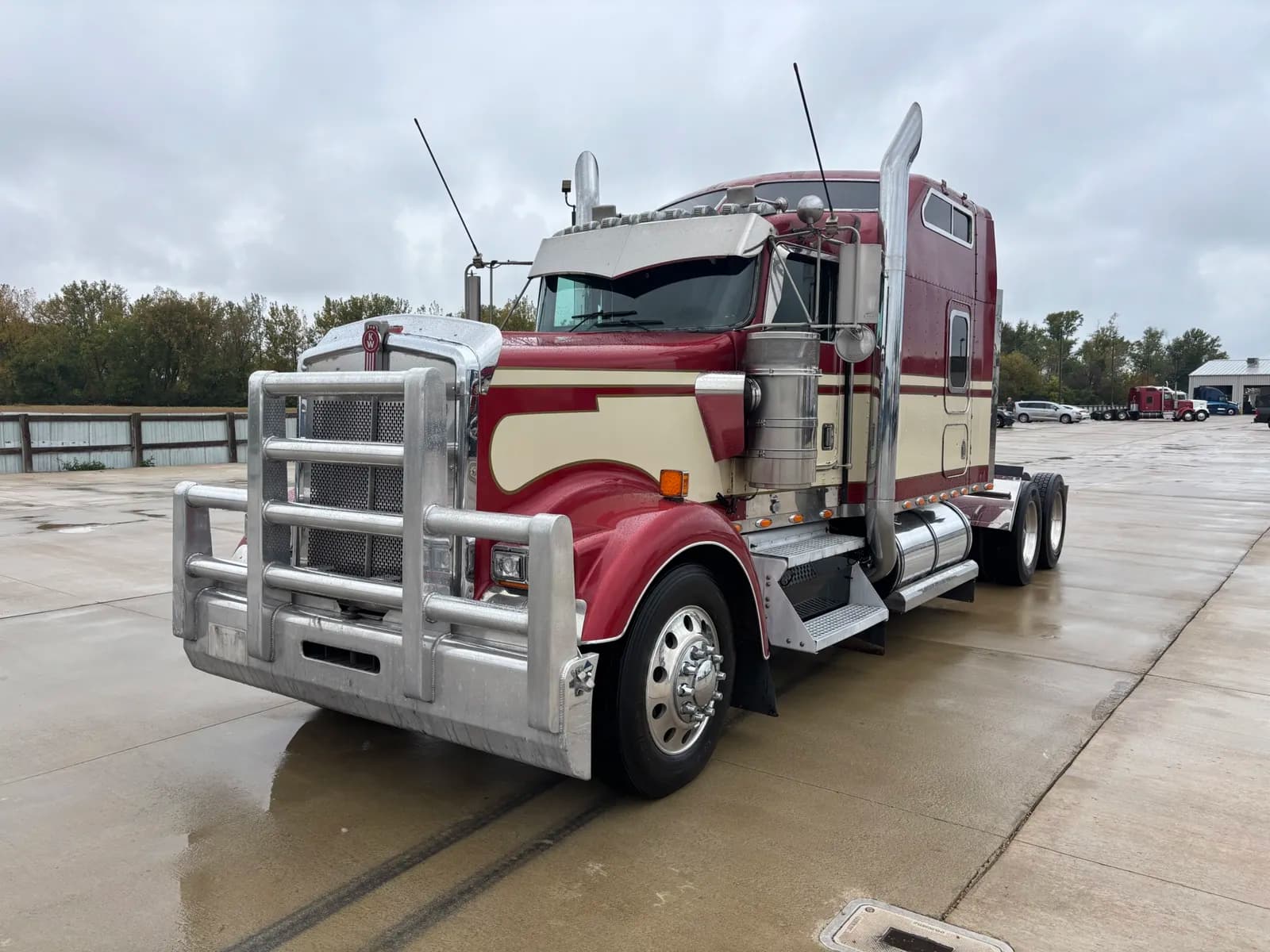 1999 Kenworth W900L - Sleeper