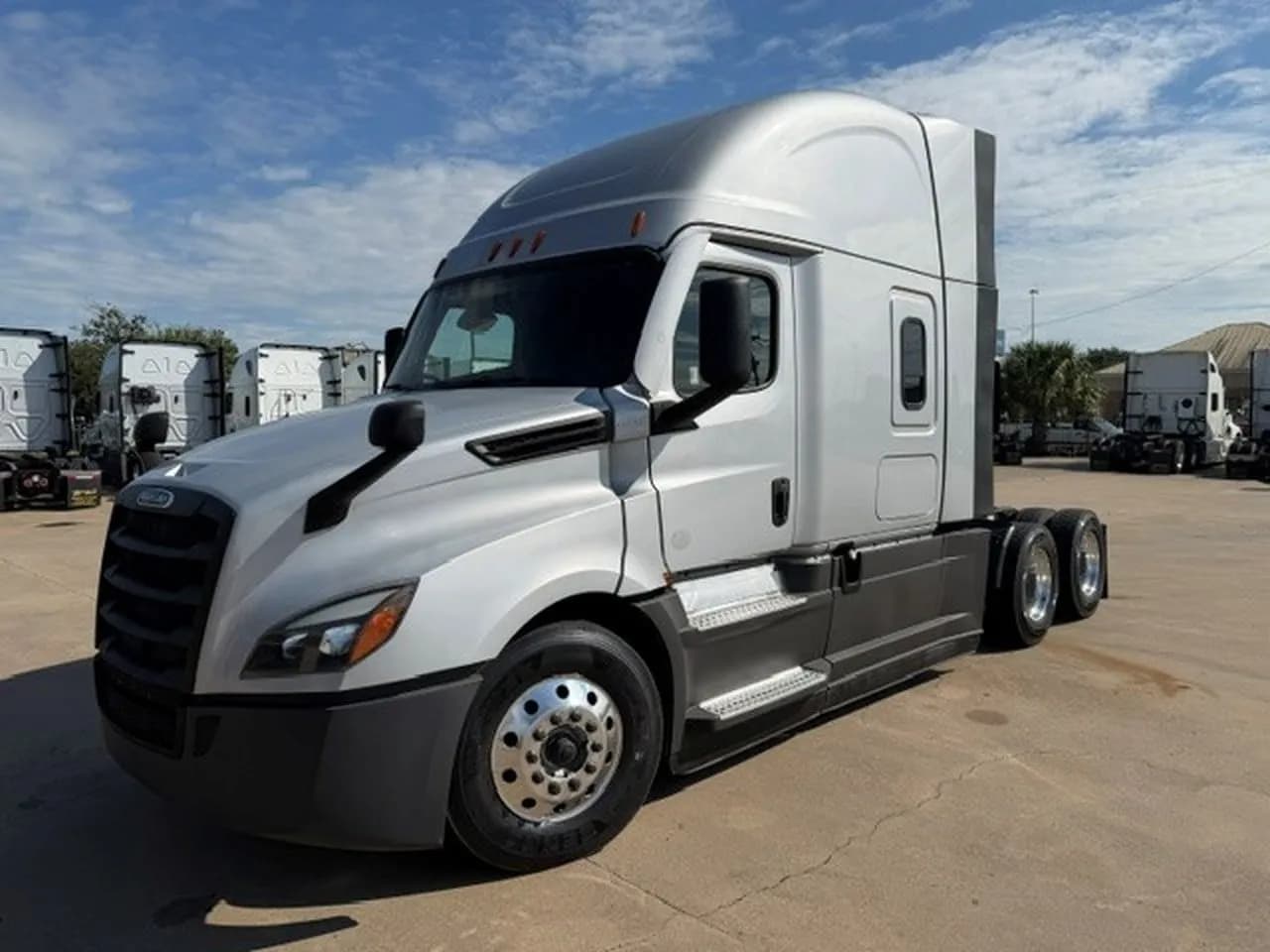 2023 Freightliner Cascadia - Sleeper