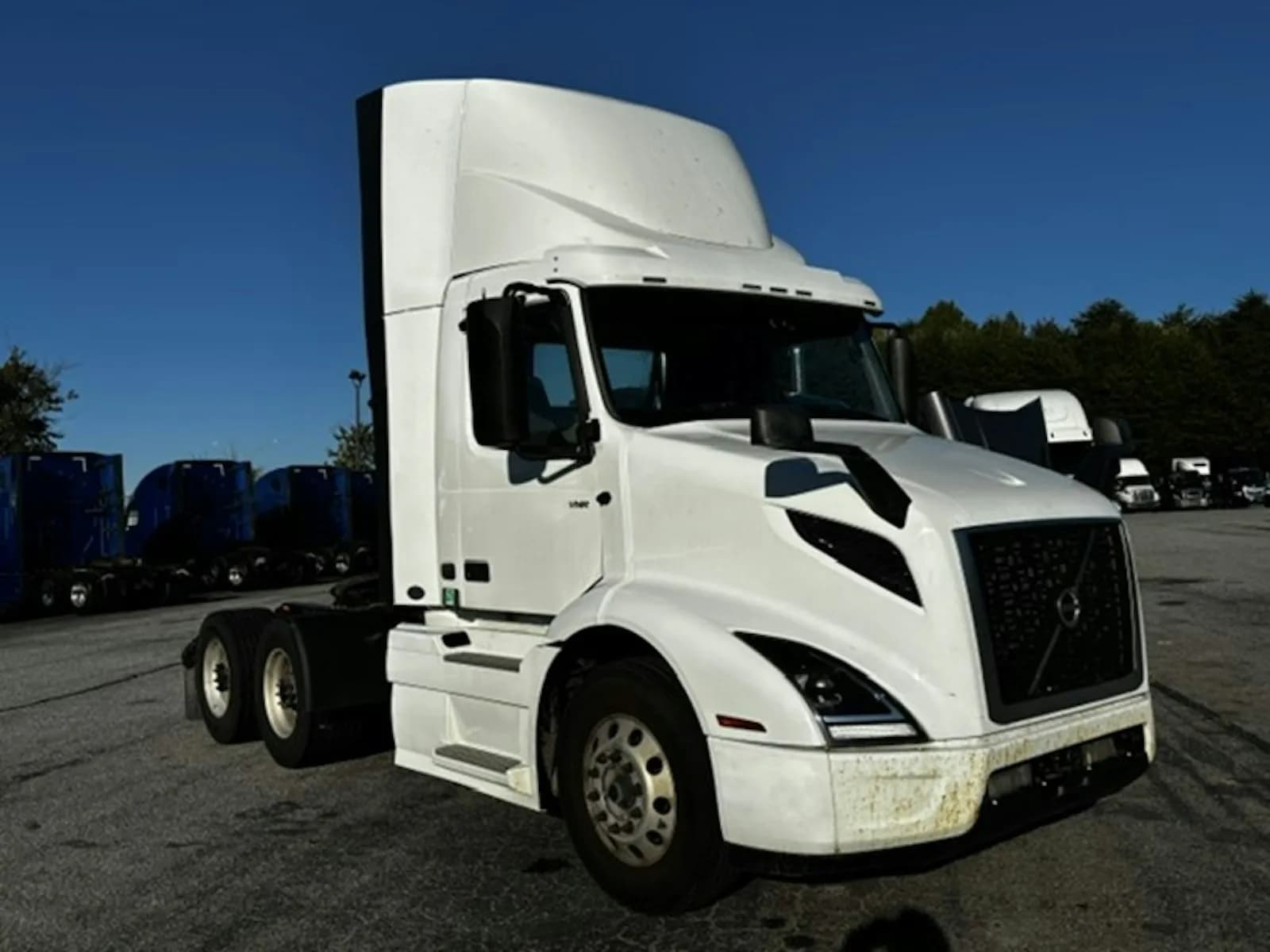 2024 Volvo VNR