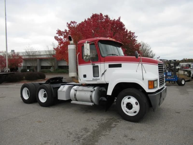 2007 Mack CHN613 - Day Cab