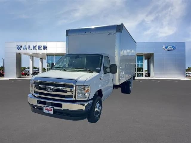 2027 Ford E-450 - Box