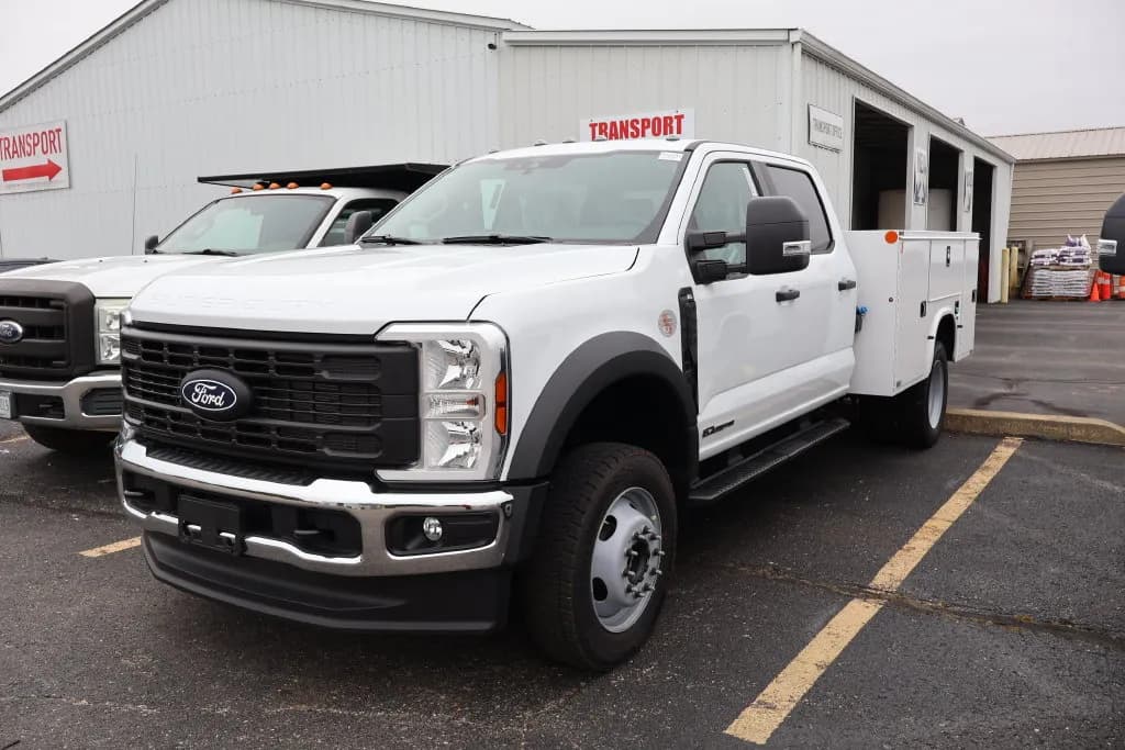 2027 Ford F-550 Crew Cab - Chassis