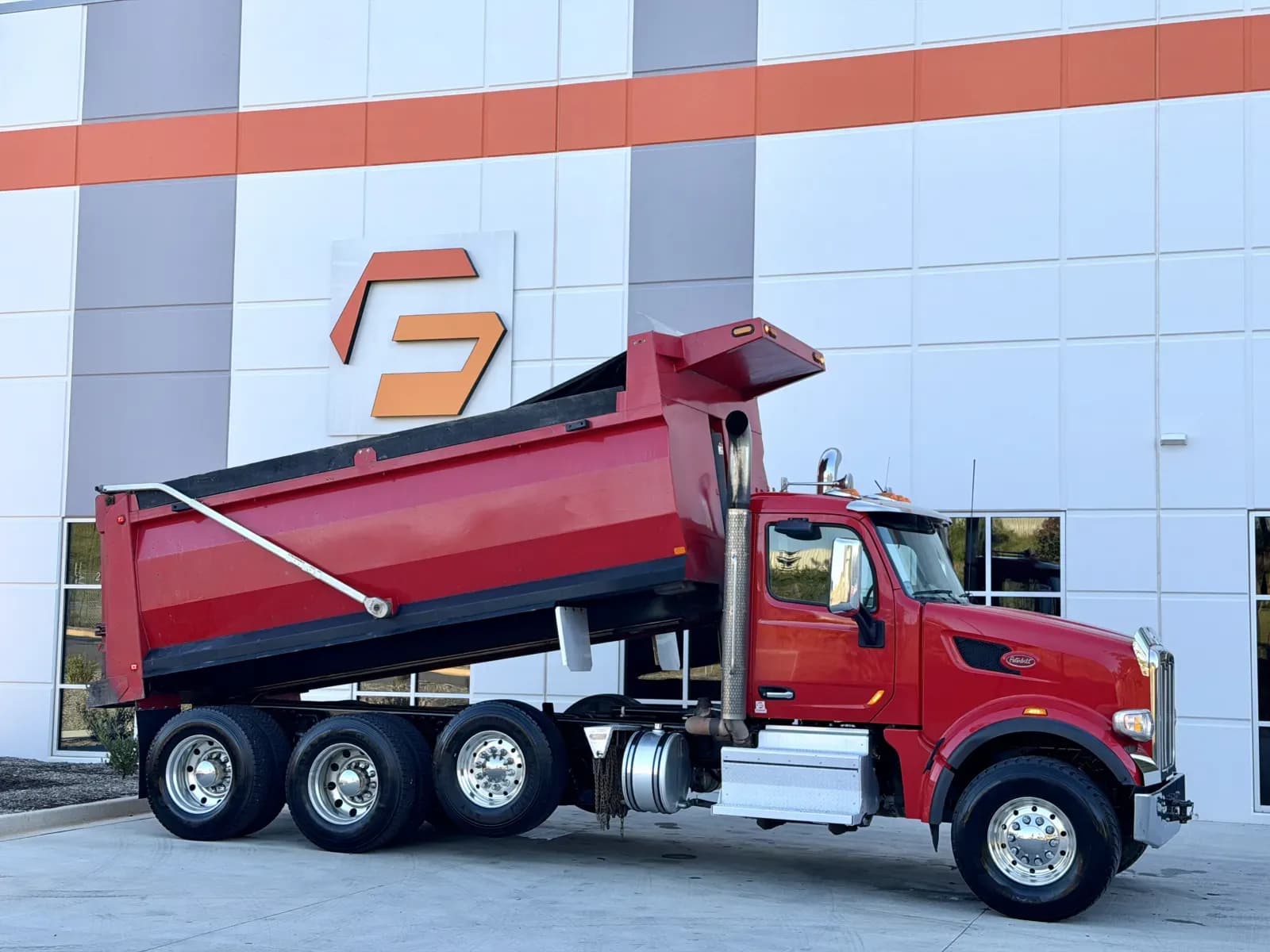 2021 Peterbilt 567 - Dump