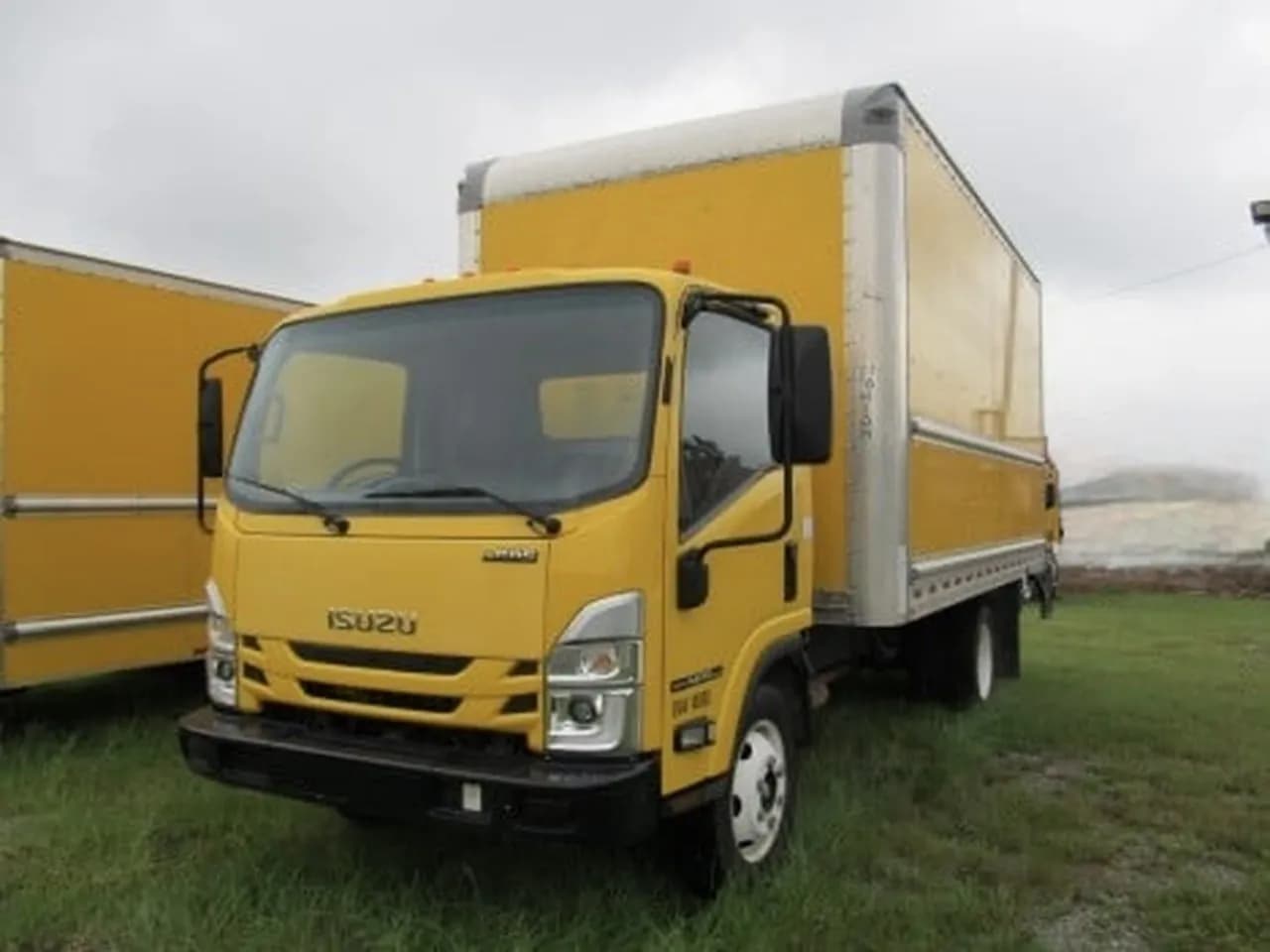 2023 Isuzu NPR - Box
