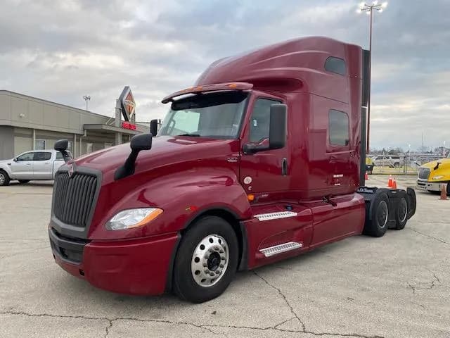 2023 International LT625