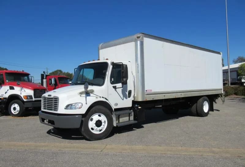 2014 Freightliner M2 106 - Box