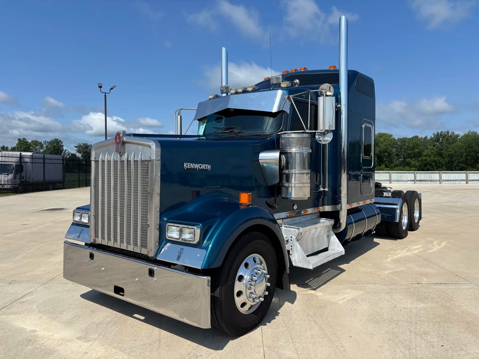 2003 Kenworth W900 - Sleeper
