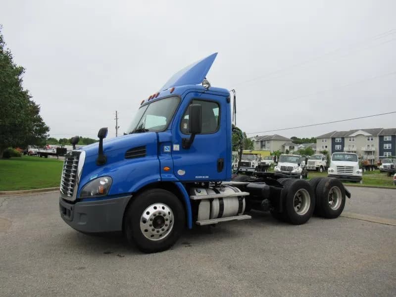 2016 Freightliner Cascadia - Day Cab