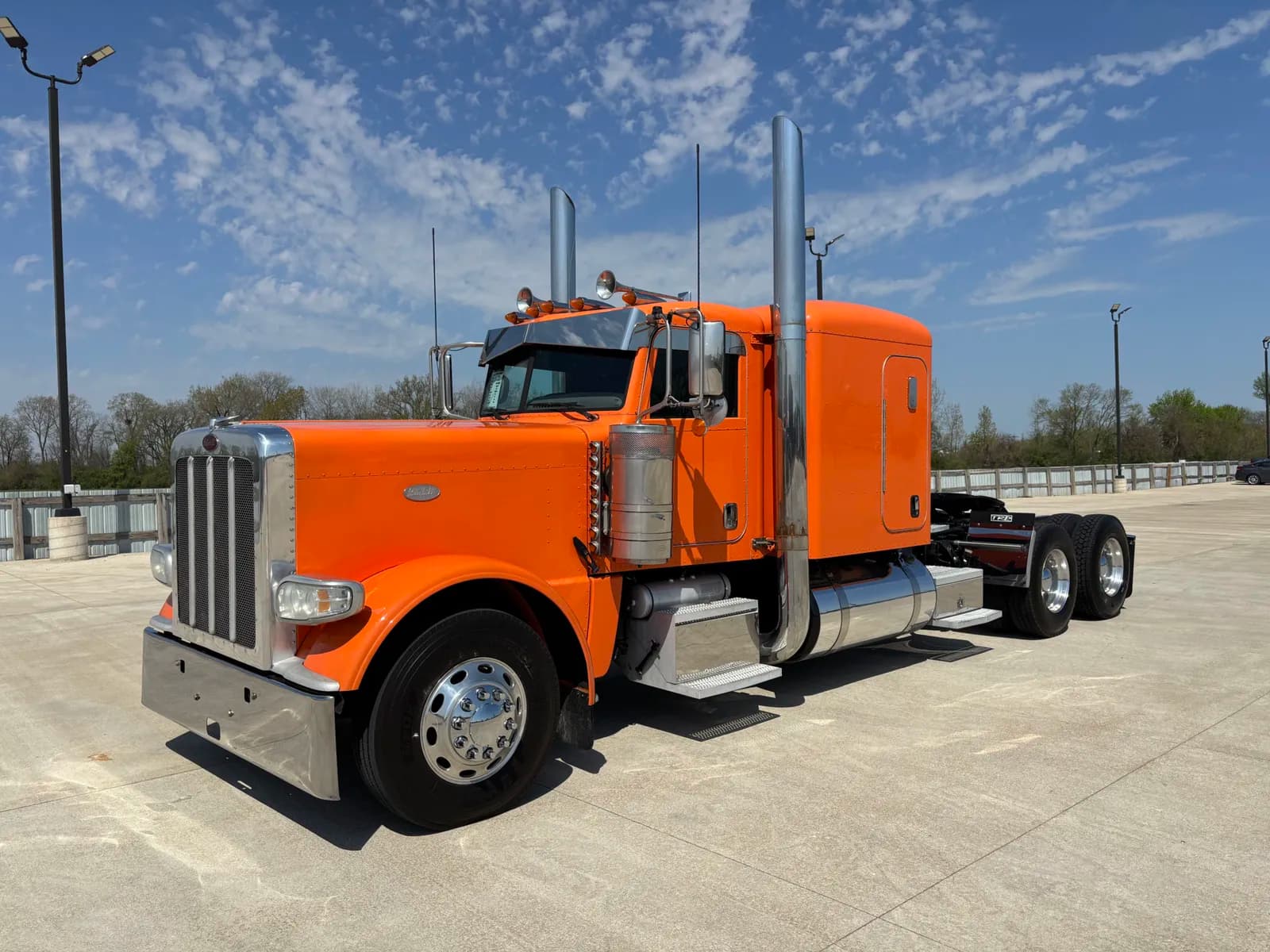 2016 Peterbilt 389 Glider - Sleeper