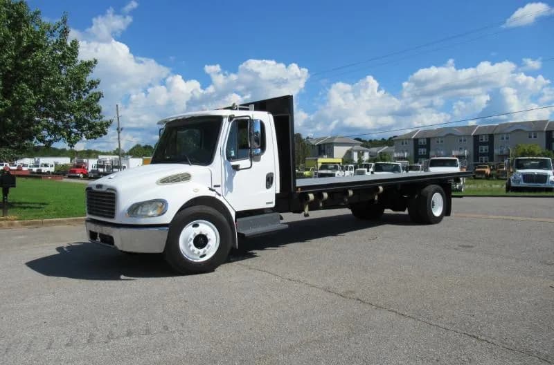 2006 Freightliner M2 106 - Flatbed