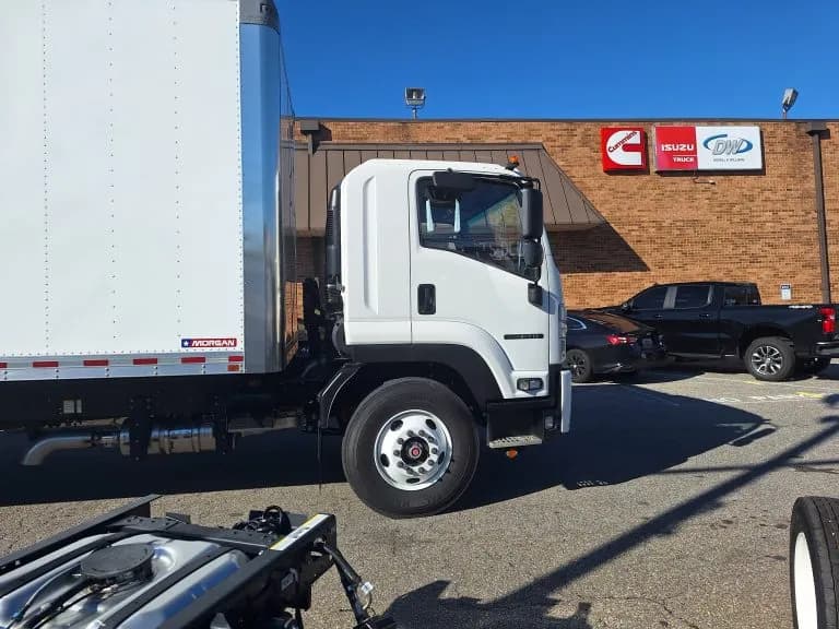 2025 Isuzu FTR - Box