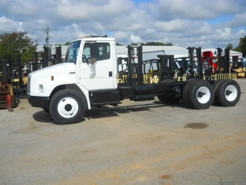 2001 Freightliner FL80