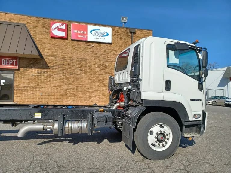 2025 Isuzu FTR Cummins Allison Transmission MT5
