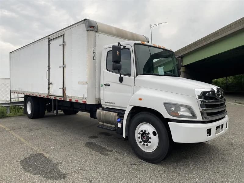 2017 Hino 338