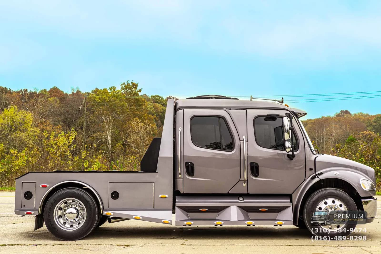 2006 Freightliner M2-106 CAT Sportchassis - Pickup