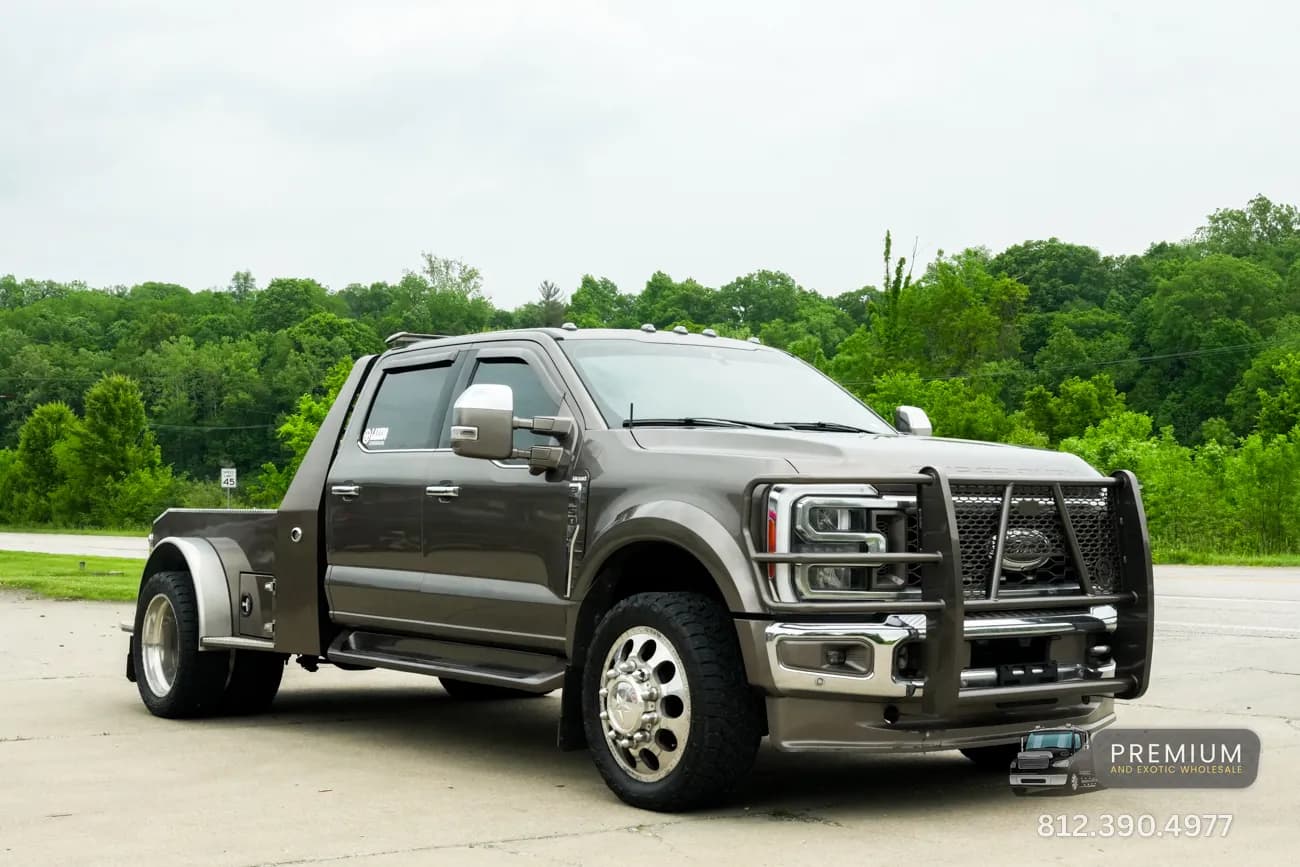2023 Ford F-450 King Ranch Laredo - Pickup
