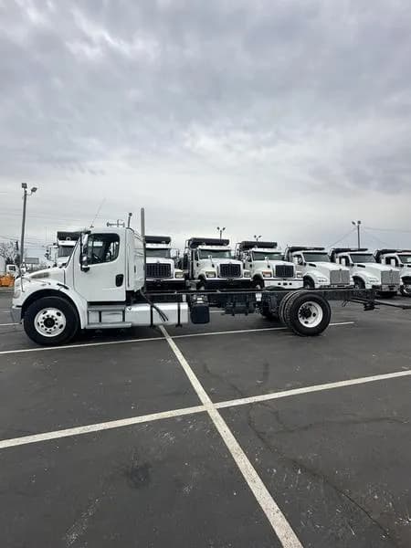 2013 Freightliner M2 - Chassis
