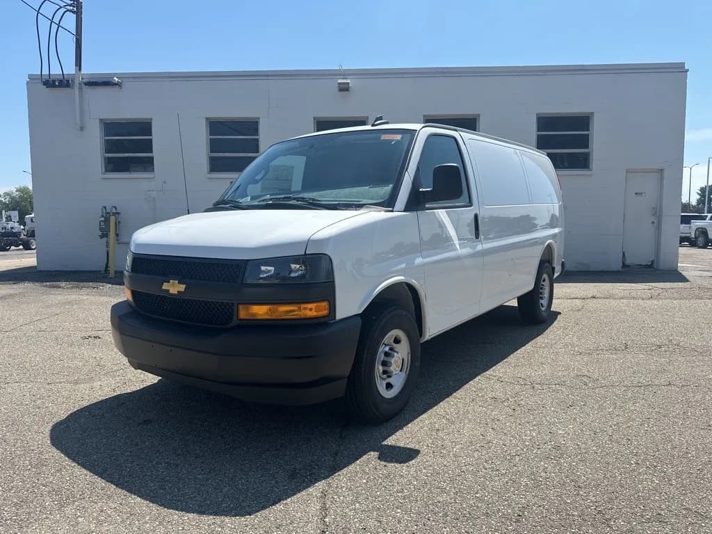 2025 Chevrolet Express 3500 - Vans