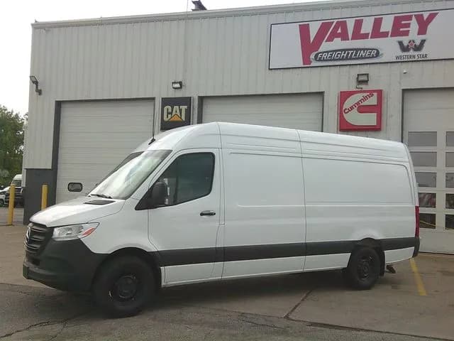 2025 Mercedes-Benz Sprinter Cargo Van 2025 - Vans
